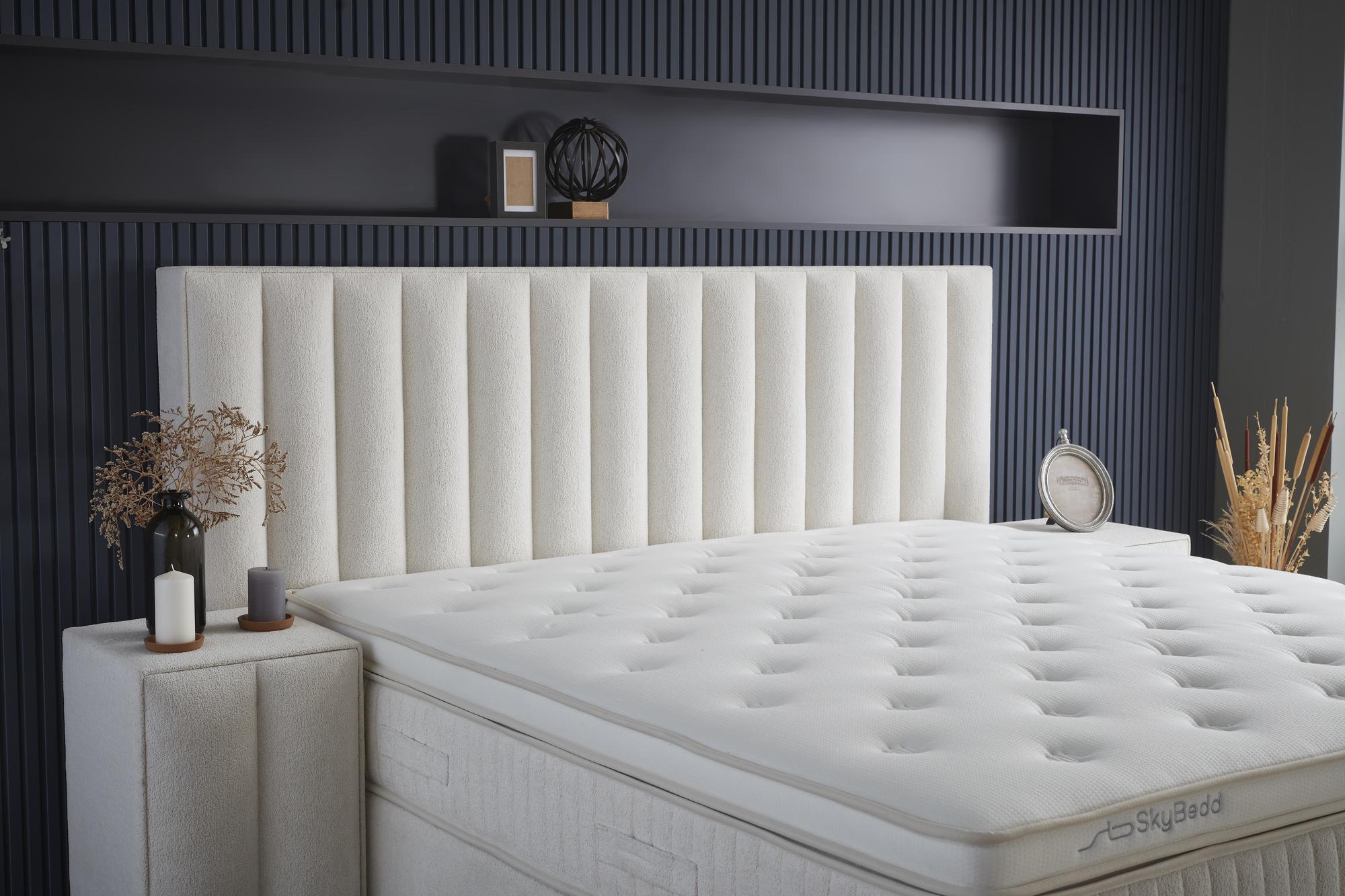 Boxspringbett 'WoollyBedd' SkyBedd mit Matratze und Stauraum, ideal für günstigen, komfortablen Schlaf.