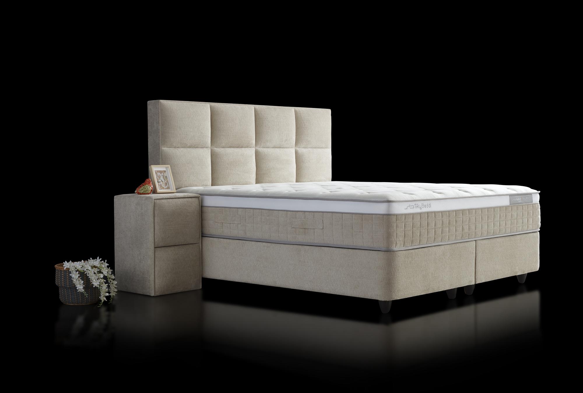 Boxspringbett 'OceanBedd' SkyBedd mit atmungsaktiver Matratze und integriertem Stauraum, nah aufgenommen bei SkyHome24.de – hochwertig und günstig.