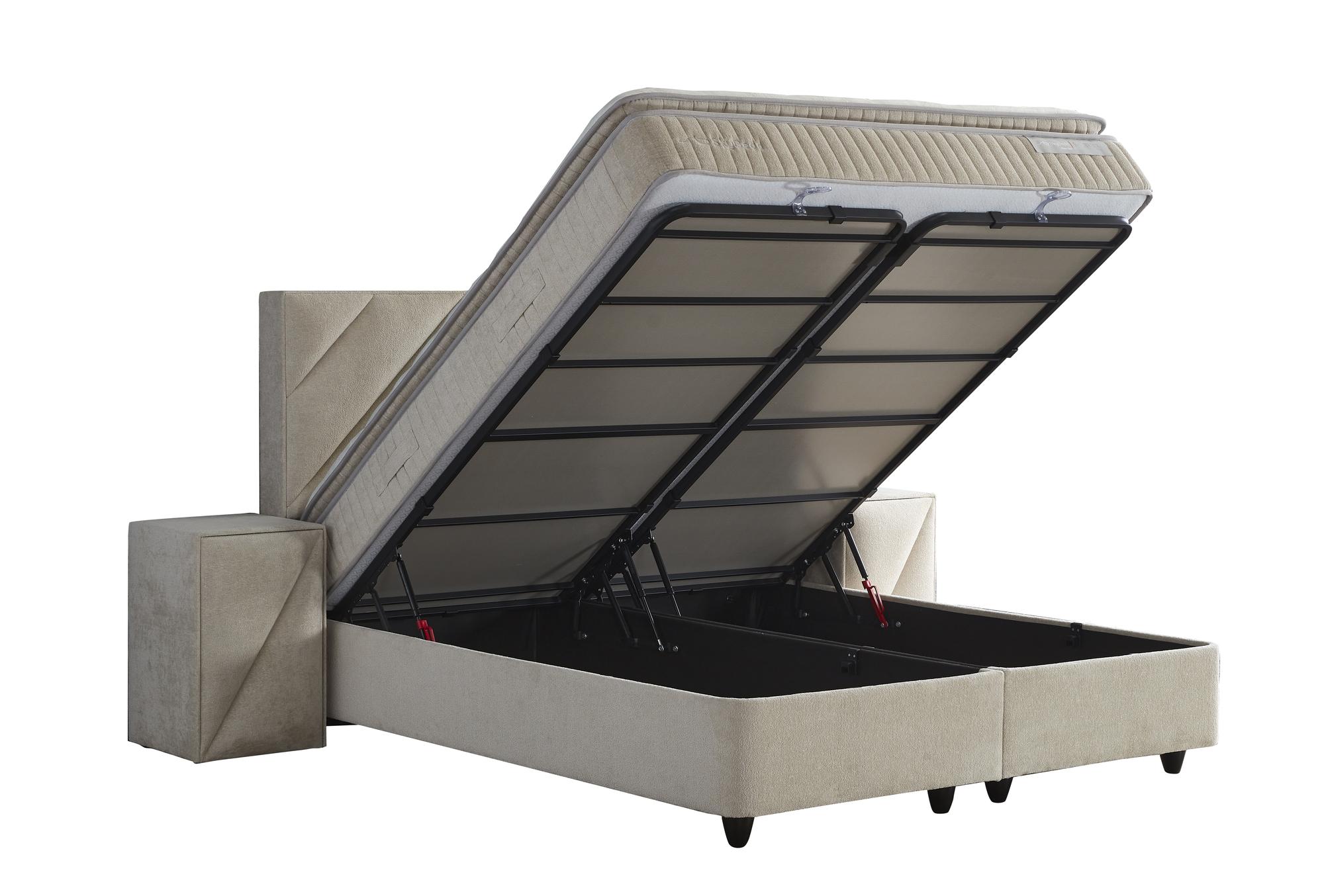 Boxspringbett 'ShineBedd' mit Stauraum, zeigt Hebemechanismus und weiche Matratze für optimalen Schlafkomfort. Produkt von SkyHome24.de, bekannt für günstige Angebote.