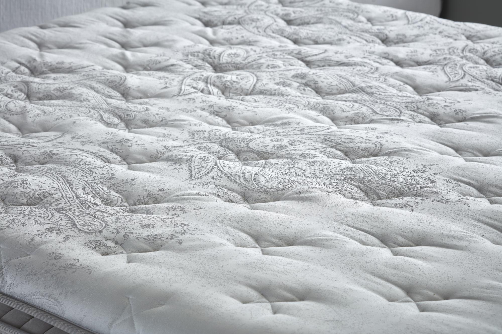DolceBedd Matratze, ein Boxspringbett von SkyHome24.de, bietet ergonomischen Komfort und lindert Müdigkeit, ideal für kühlen Schlaf und günstig erhältlich.