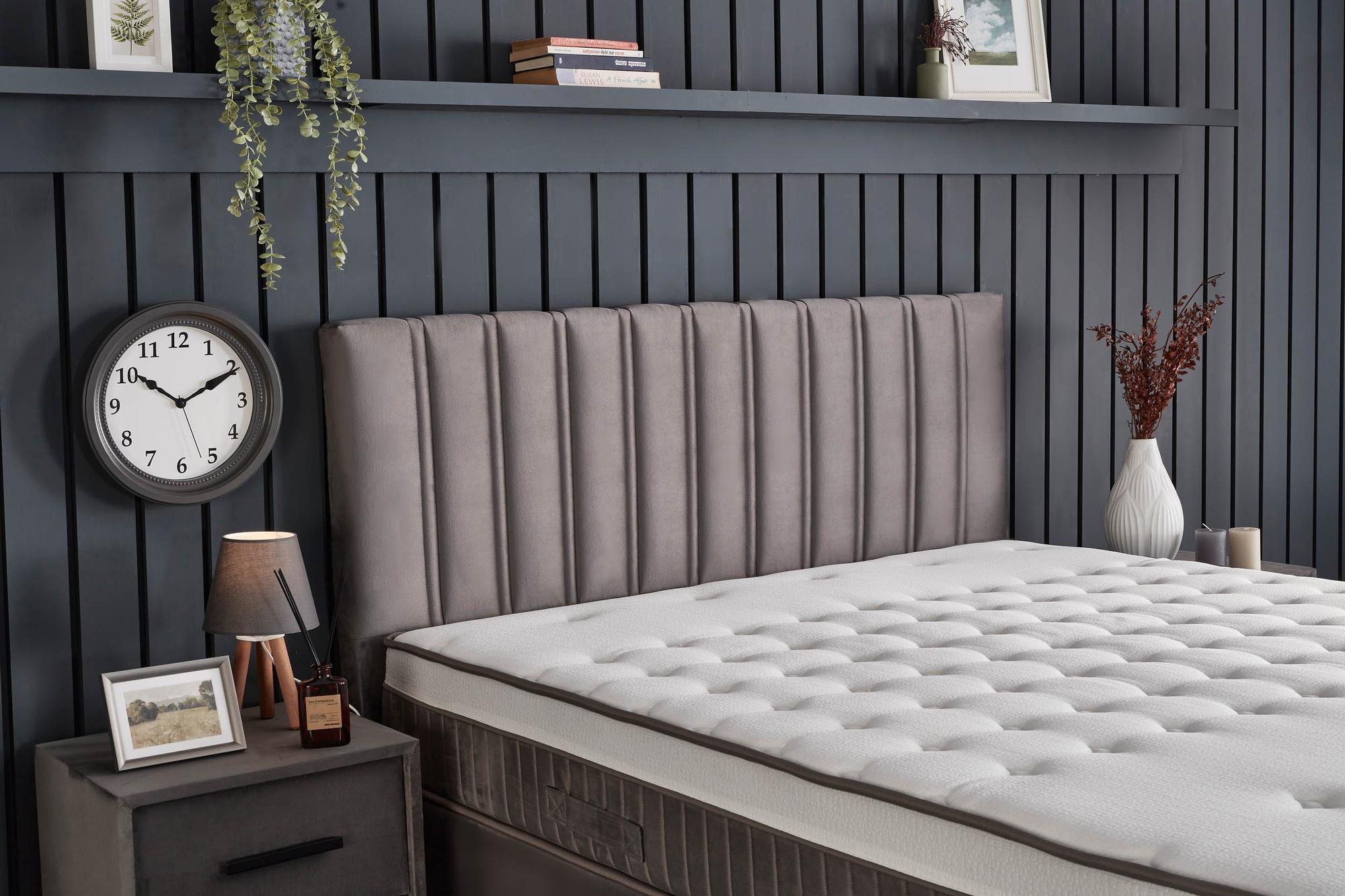 Boxspringbett 'CostaBedd' mit Matratze, bietet orthopädischen Komfort und Stauraum, perfekt für ein günstiges, hochwertiges Schlafgefühl bei SkyHome24.de.