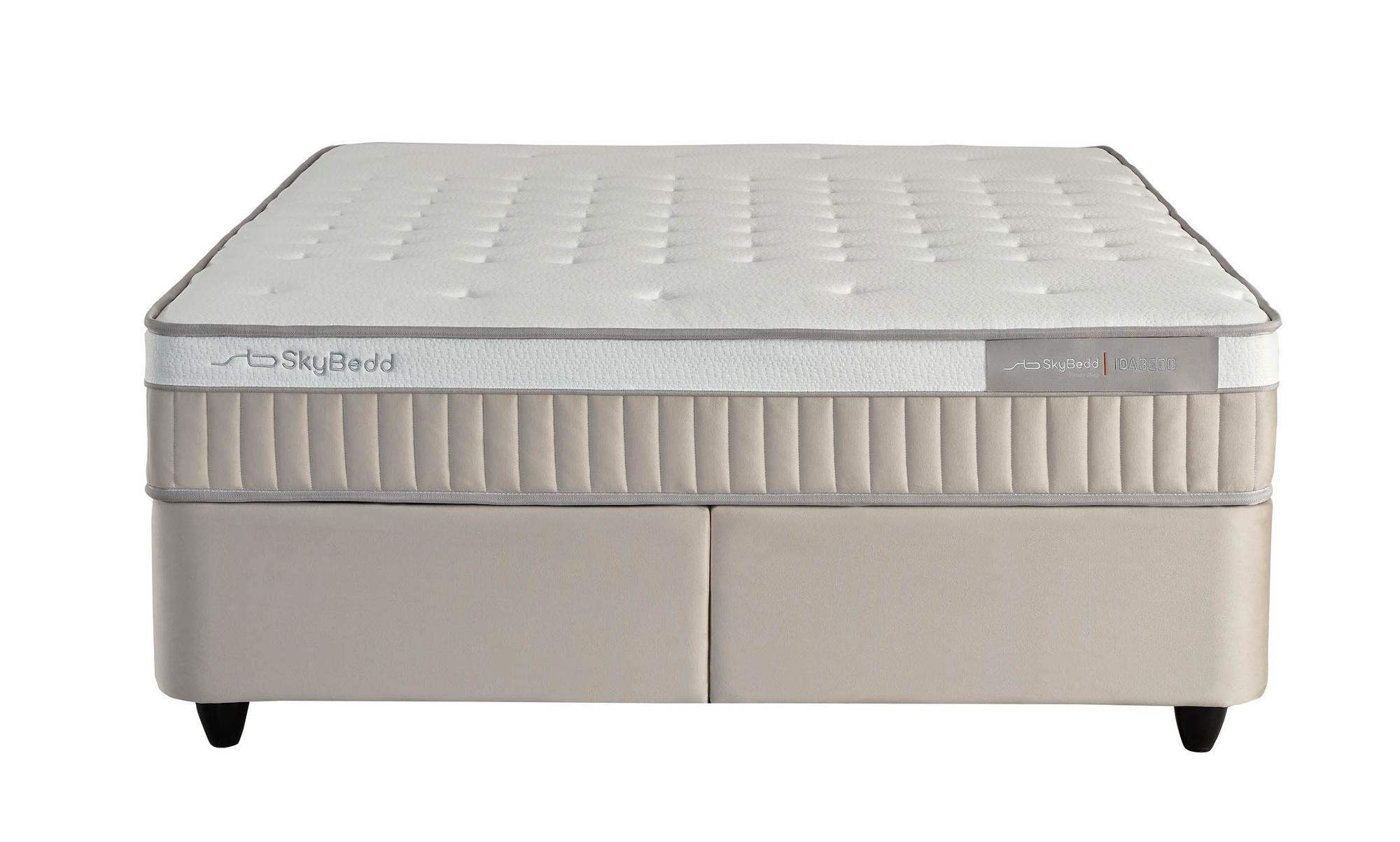 IdaBedd Matratze im Boxspringbett-Stil, nah aufgenommen. Hochwertig und günstig, erhältlich bei SkyHome24.de, passend für vielseitige Schlafzimmermöbel.