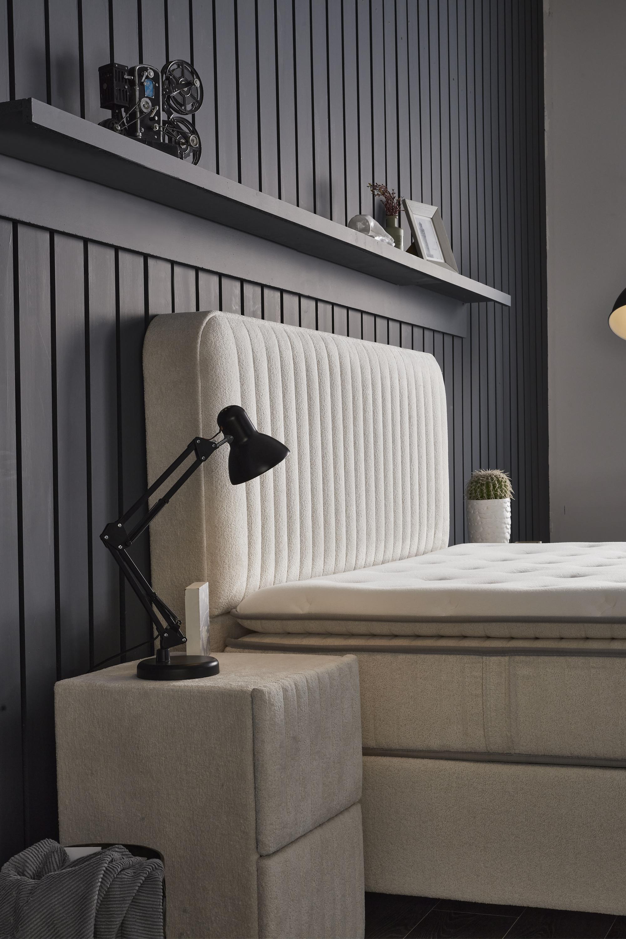 Boxspringbett 'BridaBedd' von SkyBedd in Beige/Elfenbein mit integrierter Matratze und Stauraum, ideal für günstigen und komfortablen Schlaf bei SkyHome24.de.